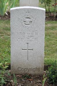 Hanover War Cemetery - Ottewell, Richard Thomas