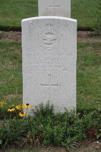 Hanover War Cemetery - Overett, Alfred Clifford