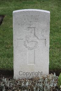 Hanover War Cemetery - Park, Robert Edward