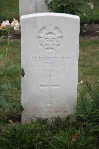 Hanover War Cemetery - Parker, Louis Holmes