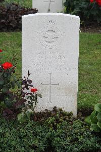 Hanover War Cemetery - Parry, Edward William David