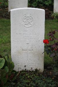 Hanover War Cemetery - Patterson, Donald William