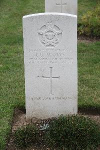 Hanover War Cemetery - Paxman, Leonard Gower