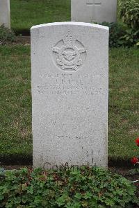 Hanover War Cemetery - Peel, Lloyd Francis