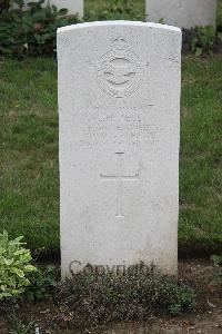 Hanover War Cemetery - Pell, Charles Harry