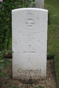 Hanover War Cemetery - Perrett, Frederick Charles