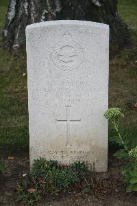 Hanover War Cemetery - Phillips, George Edwin