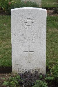 Hanover War Cemetery - Phipps, Roger