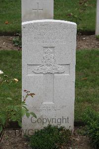 Hanover War Cemetery - Pitts, Alexander Victor