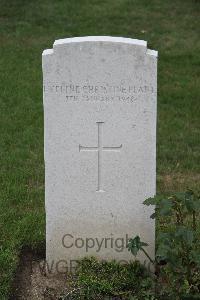 Hanover War Cemetery - Plant, Eveline Christine