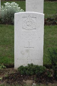 Hanover War Cemetery - Plant, Russell William