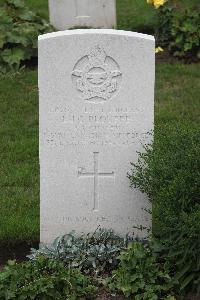 Hanover War Cemetery - Plouffe, Ernest John Cecil