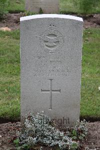 Hanover War Cemetery - Pope, Stanley James