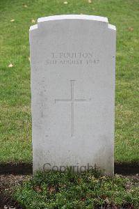 Hanover War Cemetery - Poulton, Terence