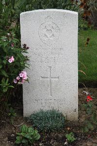 Hanover War Cemetery - Powell, Thomas Sidney