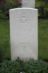 Hanover War Cemetery - Price, Basil Newton John