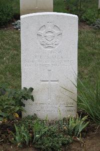 Hanover War Cemetery - Pringle, Lawrence James