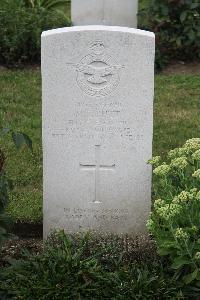 Hanover War Cemetery - Putt, Maurice Emerson