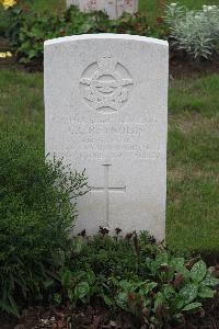 Hanover War Cemetery - Reynolds, Clarence Cecil