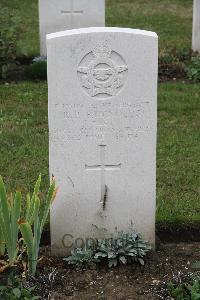 Hanover War Cemetery - Reynolds, Robert Peter