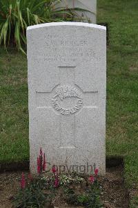 Hanover War Cemetery - Riddler, Stanley Winston