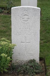 Hanover War Cemetery - Rivett, Francis Edgar Arthur