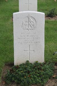 Hanover War Cemetery - Roberts, George Derrick