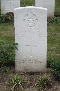 Hanover War Cemetery - Robertson, Ian James