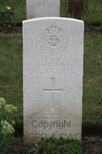 Hanover War Cemetery - Robins, Christopher Edmund Ward