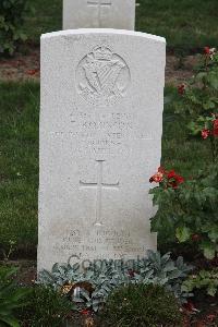 Hanover War Cemetery - Robinson, Frederick