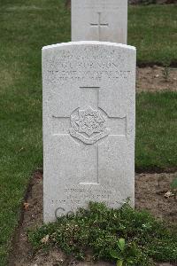 Hanover War Cemetery - Robinson, George Leonard