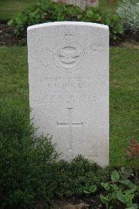 Hanover War Cemetery - Rogers, Derek Ralph