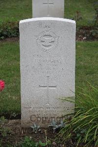 Hanover War Cemetery - Rogers, Thomas James