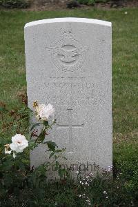 Hanover War Cemetery - Root-Reed, Maurice