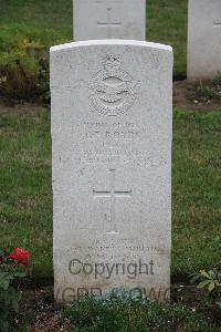 Hanover War Cemetery - Royds, Clement Fletcher