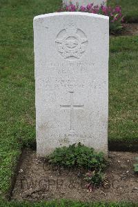 Hanover War Cemetery - Sales, James Ernest