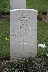 Hanover War Cemetery - Saunders, Anthony Douglas