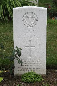 Hanover War Cemetery - Scott, Charles