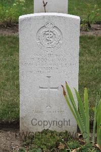 Hanover War Cemetery - Scott, Robert