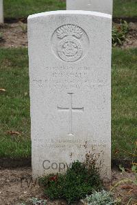 Hanover War Cemetery - Seale, Geoffrey Bernard