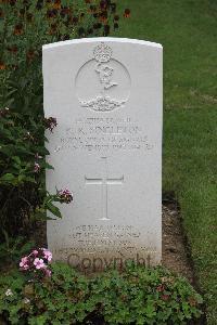 Hanover War Cemetery - Singleton, K R