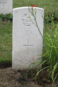 Hanover War Cemetery - Small, George Henry