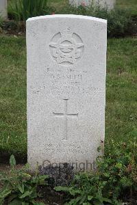 Hanover War Cemetery - Smith, Donald George