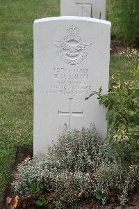 Hanover War Cemetery - Smith, Stanley David