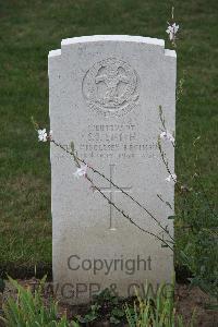 Hanover War Cemetery - Smith, S J