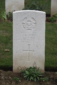 Hanover War Cemetery - Smith, William Reginald