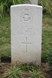 Hanover War Cemetery - Smith, William Stanley