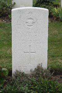 Hanover War Cemetery - Smyth, James