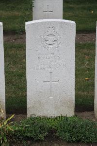 Hanover War Cemetery - Standing, Reginald