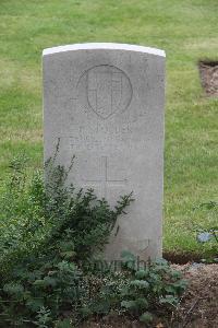 Hanover War Cemetery - Stolber, William